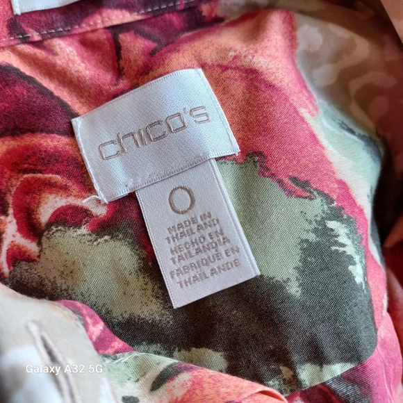 Chico's Women Shirt Size 0 Beige Floral Button Down Shirt - Picture 2 of 15